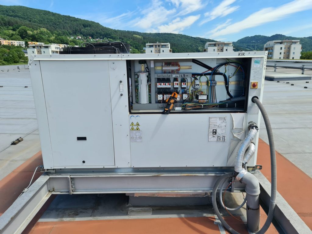 Oprava strešnej klimatizácie - Rooftop Lennox