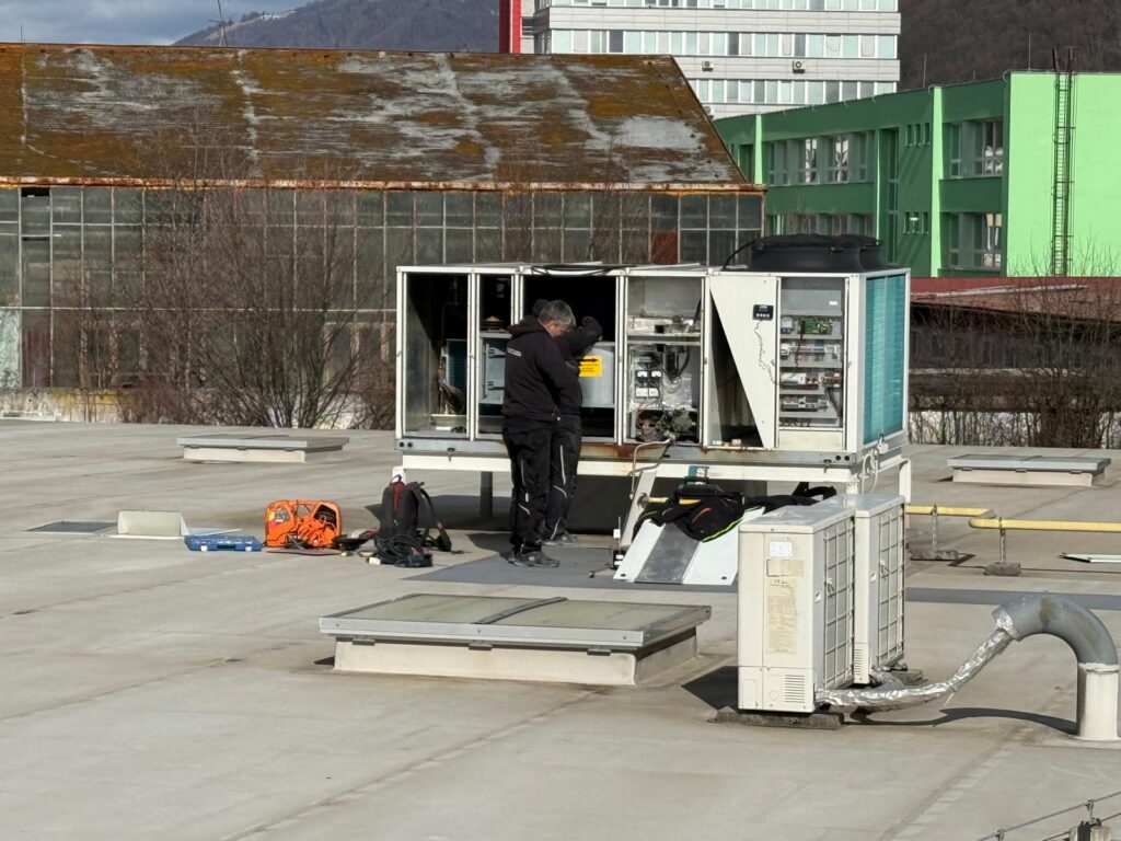 Regiochlad.sk | Oprava zariadenia York Rooftop